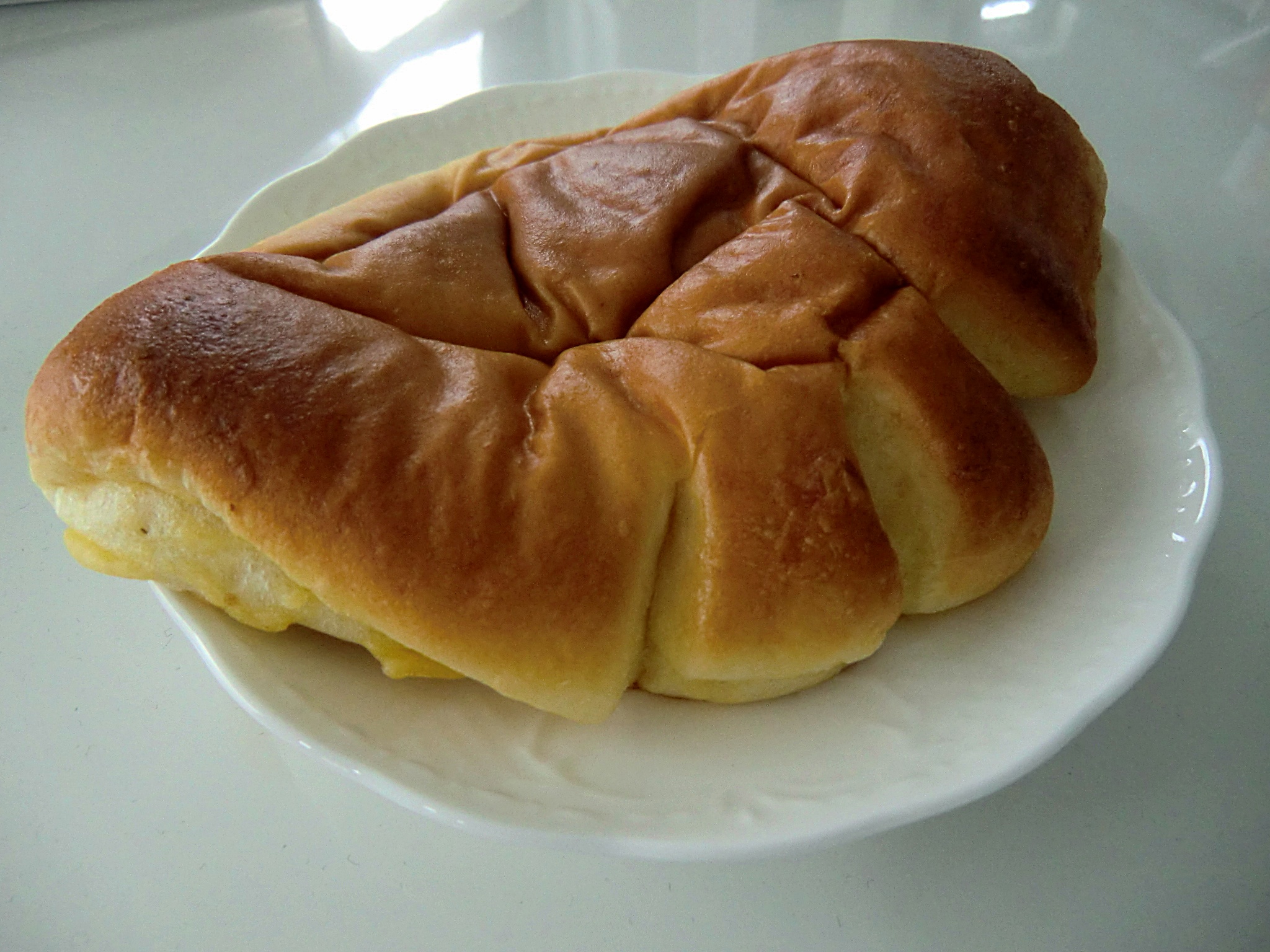 パン 亀井 堂 クリーム クリームパンの賞味期限は冷蔵庫や常温で何日？腐るとこうなります！